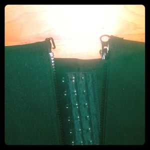 Cinch that little dress with Black waist trainor